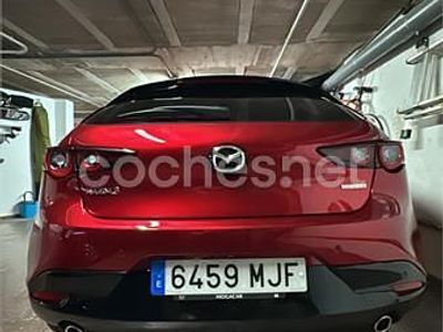 Usado Mazda 3 Exclusive-Line 122 CV (89 kW) 2023 Rojo Berlina
