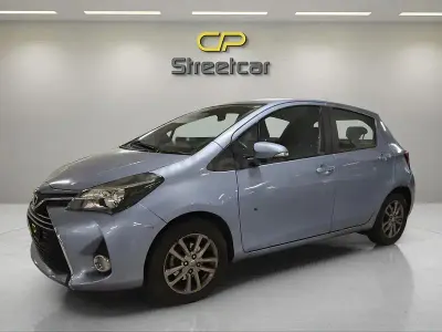 Usado Toyota Yaris Advance 99 CV (72 kW) 2015 Azul Utilitario