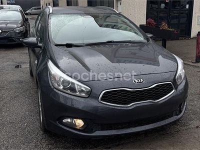 Usado Kia Ceed 100 CV (73 kW) 2013 Gris / plata Utilitario