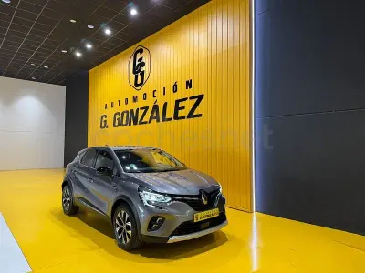 Usado Renault Captur Techno 90 CV (66 kW) 2024 Gris / plata SUV