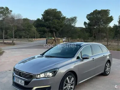 Usado Peugeot 508 SW GT-line 150 CV (110 kW) 2016 Gris / plata Familiar