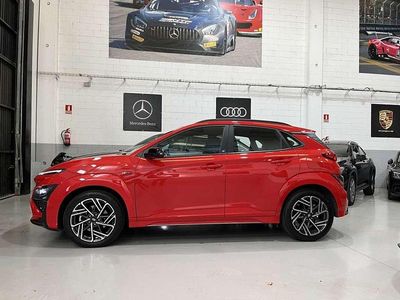 Usado Hyundai Kona N Line 120 CV (88 kW) 2022 Rojo SUV