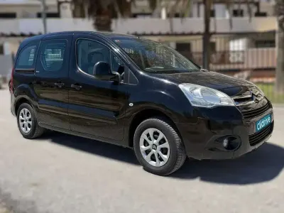 Usado Citroën Berlingo Feel 99 CV (72 kW) 2011 Gris Monovolumen
