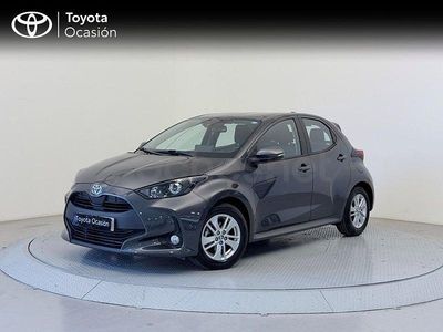 Usado Toyota Yaris 125 CV (91 kW) 2022 Gris / plata Utilitario