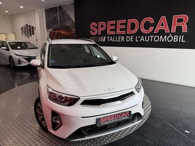 Blanco Usado 2024 Kia Stonic SUV | 18.500 € (Precio justo)