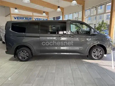 Usado Ford Tourneo Custom Titanium X 150 CV (110 kW) 2025 Gris / plata Van