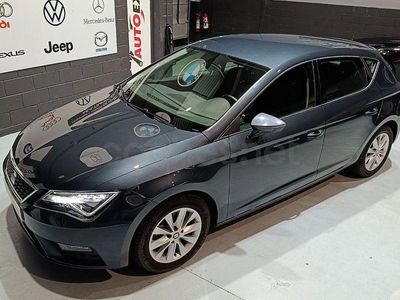 Usado Seat Leon XCELLENCE 130 CV (95 kW) 2020 Gris / plata Berlina