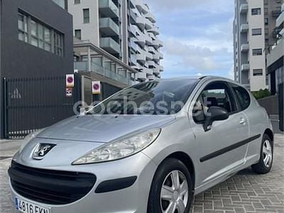 Gris / plata Usado 2007 Peugeot 207 Berlina | 3300 € (Precio justo)