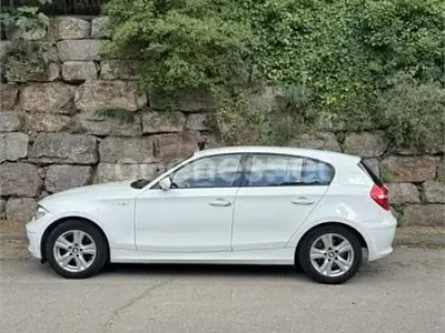 Usado BMW 118 122 CV (89 kW) 2008 Blanco Utilitario