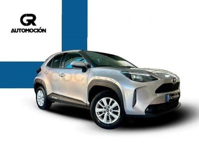 Gris / plata Usado 2023 Toyota Yaris Berlina | 18.990 € (Un poco caro)