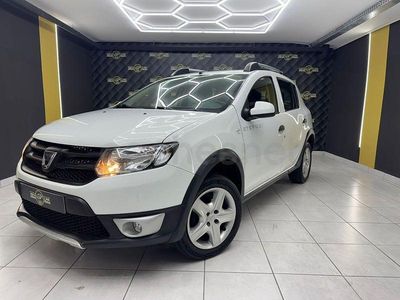 Usado Dacia Sandero Stepway 90 CV (66 kW) 2016 Blanco Berlina