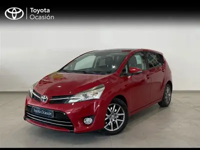 Käytetty Toyota Verso Advance 150 HP (110 kW) 2015 Punainen Tila-auto