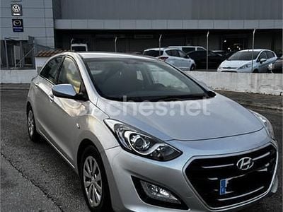 Usado Hyundai i30 100 CV (73 kW) 2016 Gris / plata Berlina