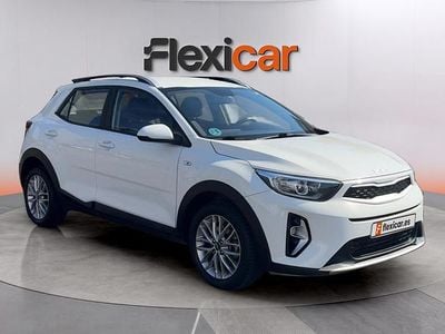 Usado Kia Stonic 84 CV (61 kW) 2022 Blanco SUV