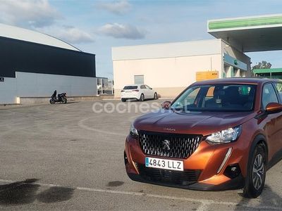 Usado Peugeot 2008 Active 100 CV (73 kW) 2021 Naranja SUV