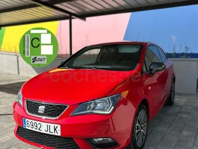 Usado Seat Ibiza SC CONNECT 90 CV (66 kW) 2015 Rojo Utilitario
