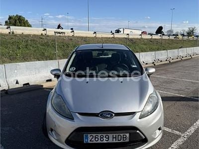 Gris / plata Usado 2011 Ford Fiesta Titanium Berlina | 3700 € (Precio justo)