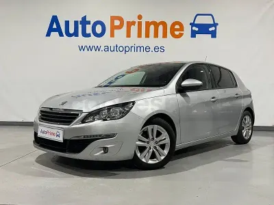 Usado Peugeot 308 Active 120 CV (88 kW) 2015 Gris / plata Berlina
