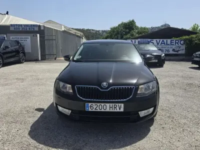 Usado Skoda Octavia GreenLine 105 CV (77 kW) 2013 Negro Utilitario