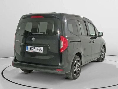 Käytetty Mercedes T180 116 HP (85 kW) 2023 Musta Tila-auto
