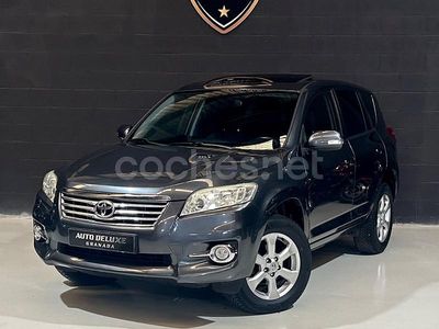 Gris / plata Usado 2012 Toyota RAV4 Executive SUV | 15.999 € (Precio justo)