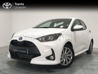 Usado Toyota Yaris Hybrid Active 116 CV (85 kW) 2023 Blanco Berlina