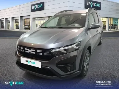 Usado Dacia Jogger Expression 110 CV (80 kW) 2025 Gris Monovolumen