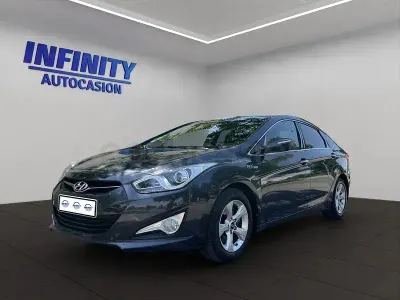 Usado Hyundai i40 115 CV (84 kW) 2015 Gris / plata Berlina