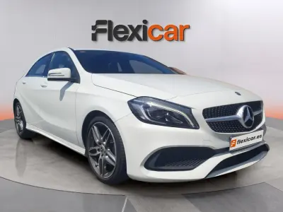 Usado Mercedes A180 Urban 122 CV (89 kW) 2017 Blanco Berlina
