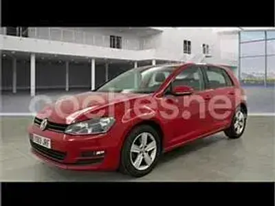Usado VW Golf VII Advance 105 CV (77 kW) 2016 Rojo Berlina