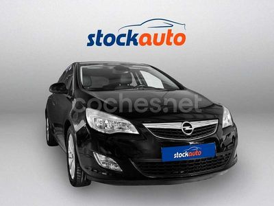 Negro Usado 2010 Opel Astra Enjoy Berlina | 6750 € (Un poco caro)