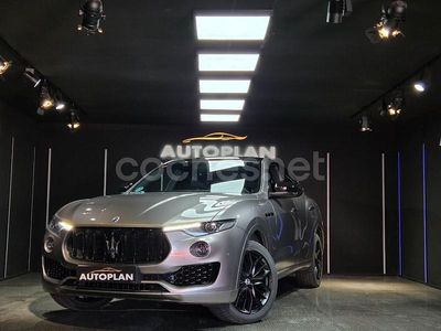 Gris / plata Usado 2017 Maserati Levante SUV | 35.990 € (Precio justo)