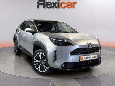 Usado Toyota Yaris Hybrid Style 116 CV (85 kW) 2022 Gris