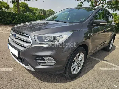 Usado Ford Kuga ST-Line 150 CV (110 kW) 2018 Gris / plata SUV