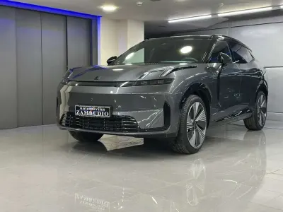 Nuevo Lynk & Co 08 351 CV (258 kW) 2025 Gris SUV