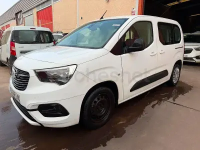 Usado Opel Combo Life Edition 102 CV (75 kW) 2021 Blanco Monovolumen