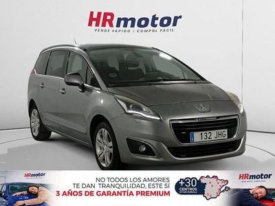 Usado Peugeot 5008 Allure 120 CV (88 kW) 2015 Gris Monovolumen