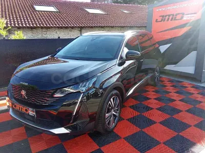 Usado Peugeot 5008 Allure 130 CV (95 kW) 2021 Negro SUV