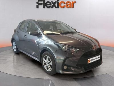 Usado Toyota Yaris Edition 125 CV (91 kW) 2024 Gris Berlina