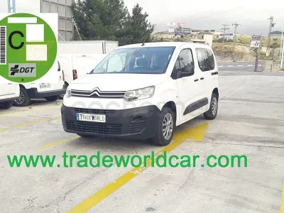 Usado Citroën Berlingo Feel 102 CV (75 kW) 2020 Blanco Monovolumen