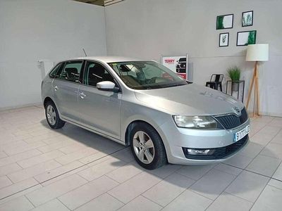Gris Usado 2018 Skoda Rapid Ambition Utilitario | 12.290 €