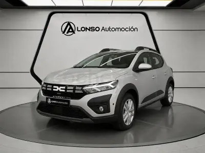 Usado Dacia Sandero Expression 91 CV (66 kW) 2024 Gris / plata Berlina
