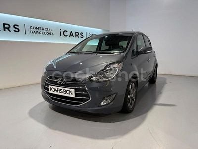 Gris / plata Usado 2019 Hyundai i20 Monovolumen | 9990 €