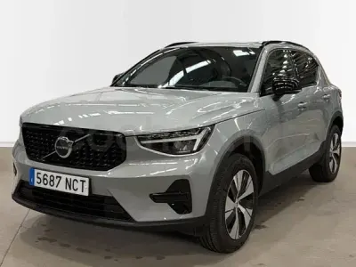 Usado Volvo XC40 Plus 163 CV (119 kW) 2025 Gris / plata SUV