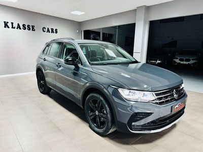 Usado VW Tiguan Sportline 150 CV (110 kW) 2022 Gris / plata SUV