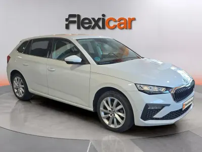 Usado Skoda Scala Selection 116 CV (85 kW) 2024 Blanco Utilitario