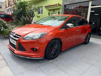 Używany Ford Focus Titanium 125 KM (91 kW) 2012 Pomarańczowy Sedan/Limuzyna