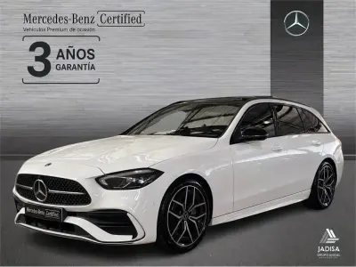 Usado Mercedes C220 200 CV (147 kW) 2023 Blanco polar Familiar