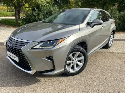 Usado Lexus RX450h Business Edition 313 CV (230 kW) 2018 Gris / plata SUV
