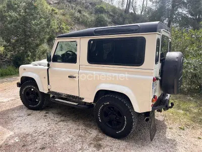 Usado Land Rover Defender SE 122 CV (89 kW) 2008 Blanco Familiar